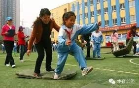 库里一抢三看傻众人！巴特勒追梦谦让助攻，这画面太欢乐！