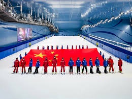 德媒：哈维.西蒙斯想踢欧冠，若报价超8000万欧